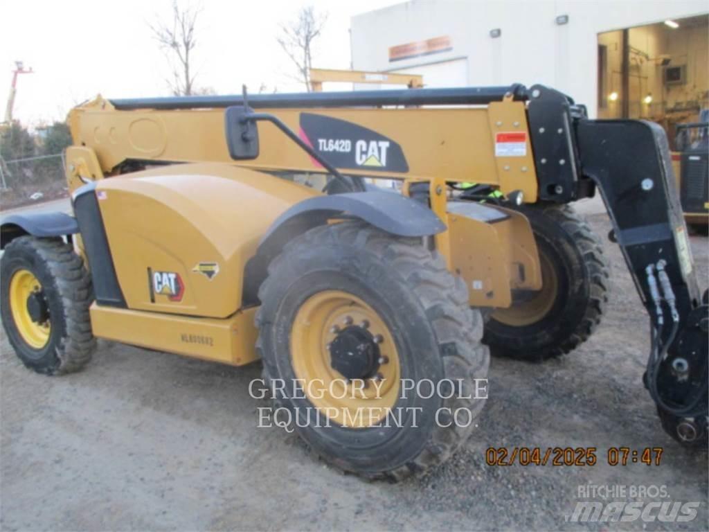 CAT TL642D Teleskoplastere