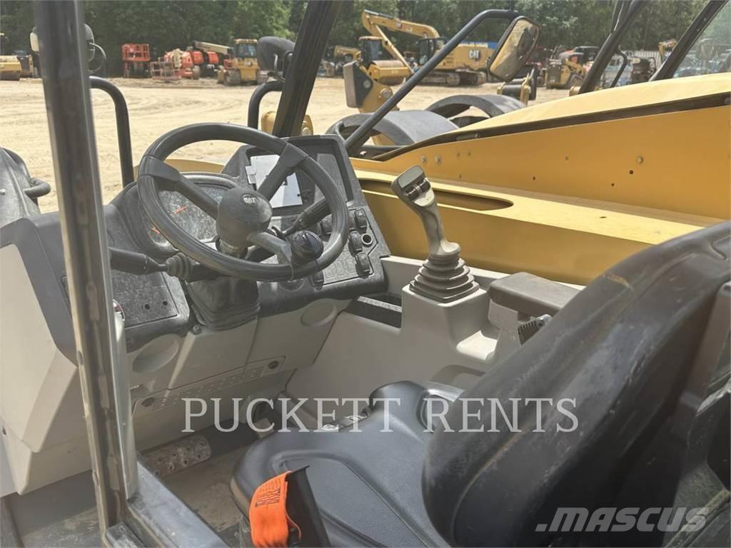 CAT TL642D Teleskoplastere