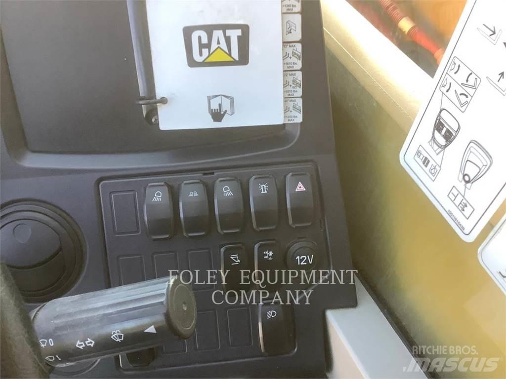 CAT TL642DC Teleskoplastere