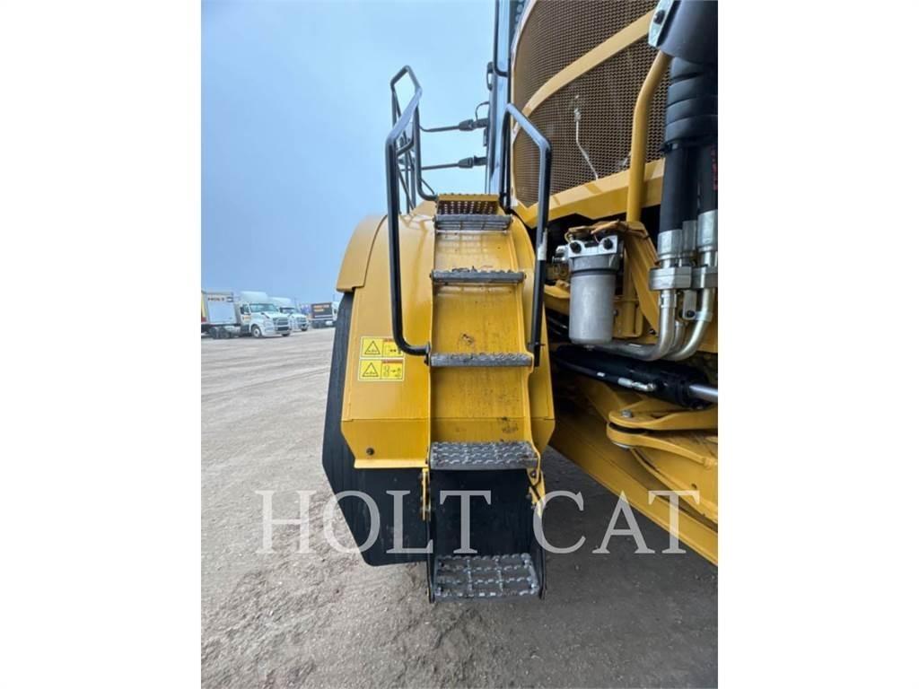 CAT W00 740GC Tankbiler