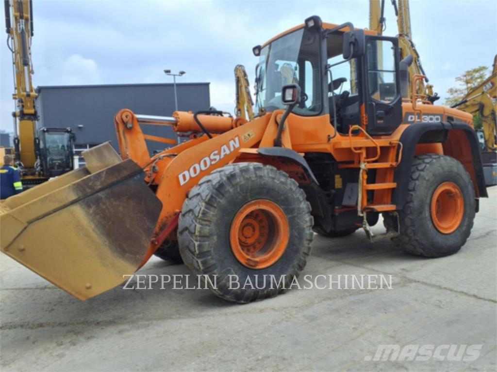 Doosan DL300 Hjullastere