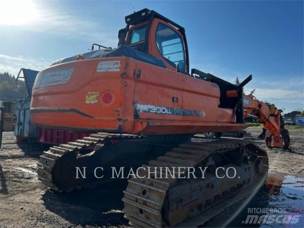 Doosan DX300LL Traktor med skogsutstyr