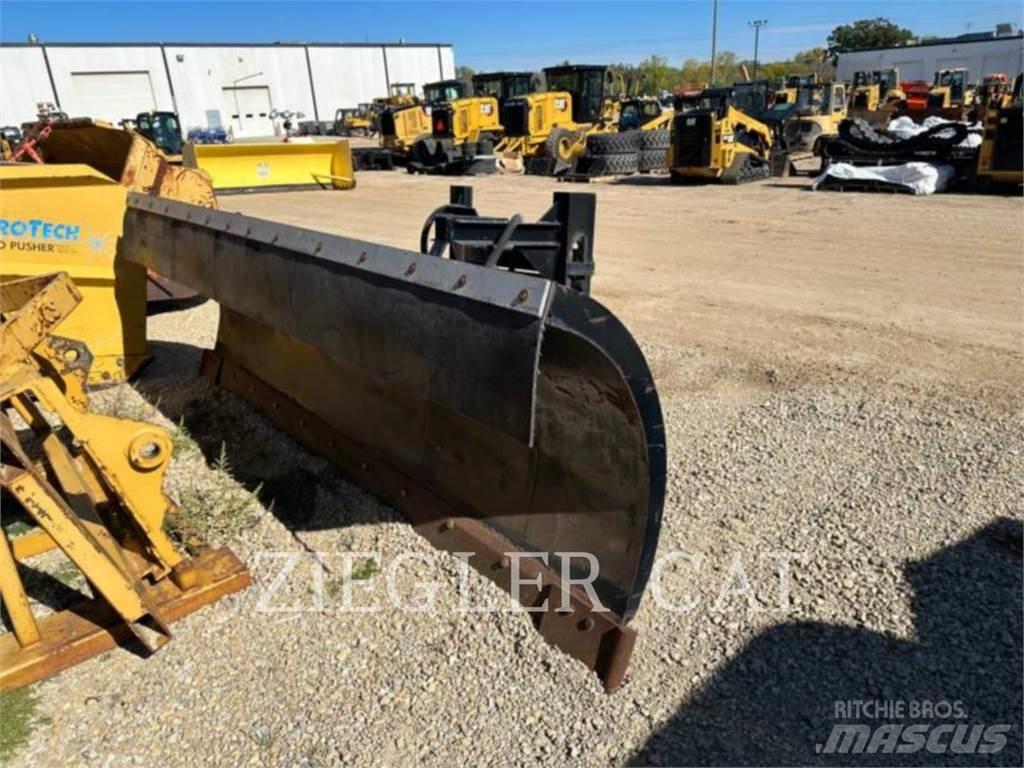  HENDERSON PLOW Snøfresere
