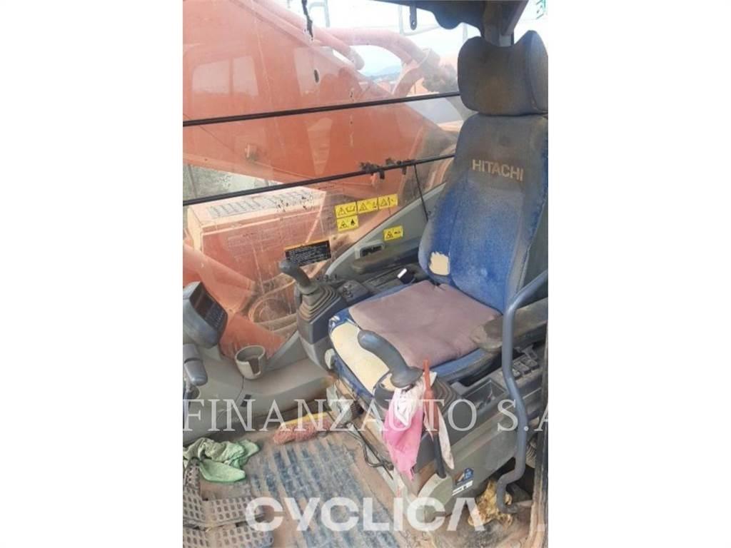 Hitachi ZX670 Beltegraver