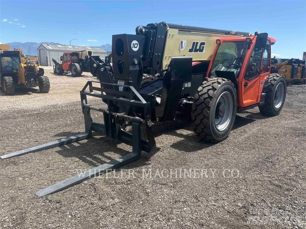 JLG 1055 Teleskoplastere