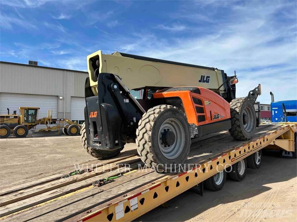 JLG 1055 Teleskoplastere