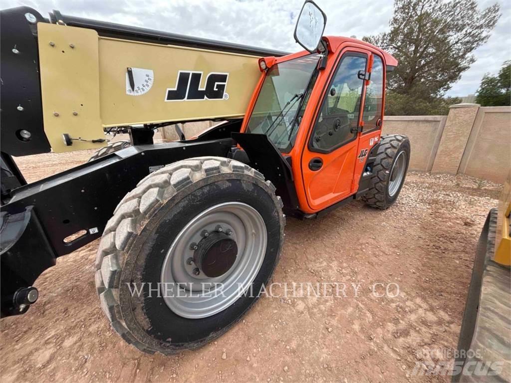 JLG 1055 Teleskoplastere