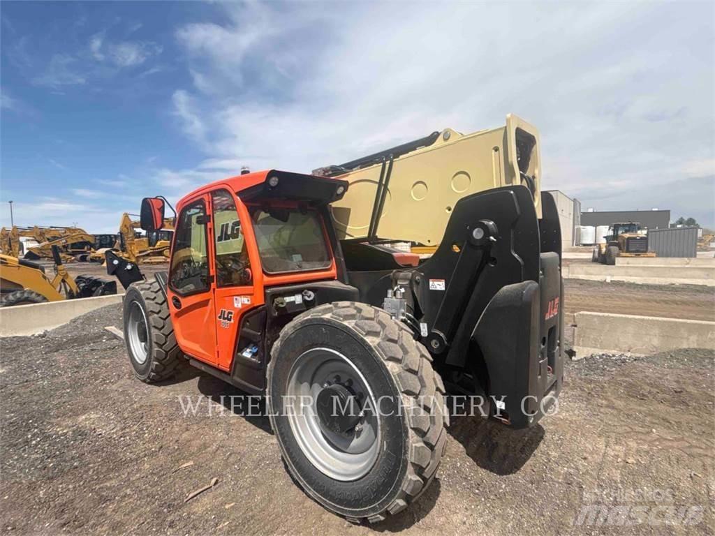 JLG 1055 Teleskoplastere