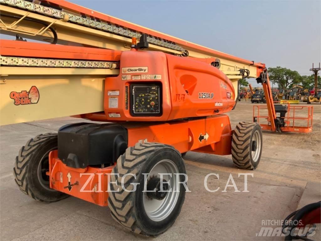 JLG 1250AJP Leddede bomlifter