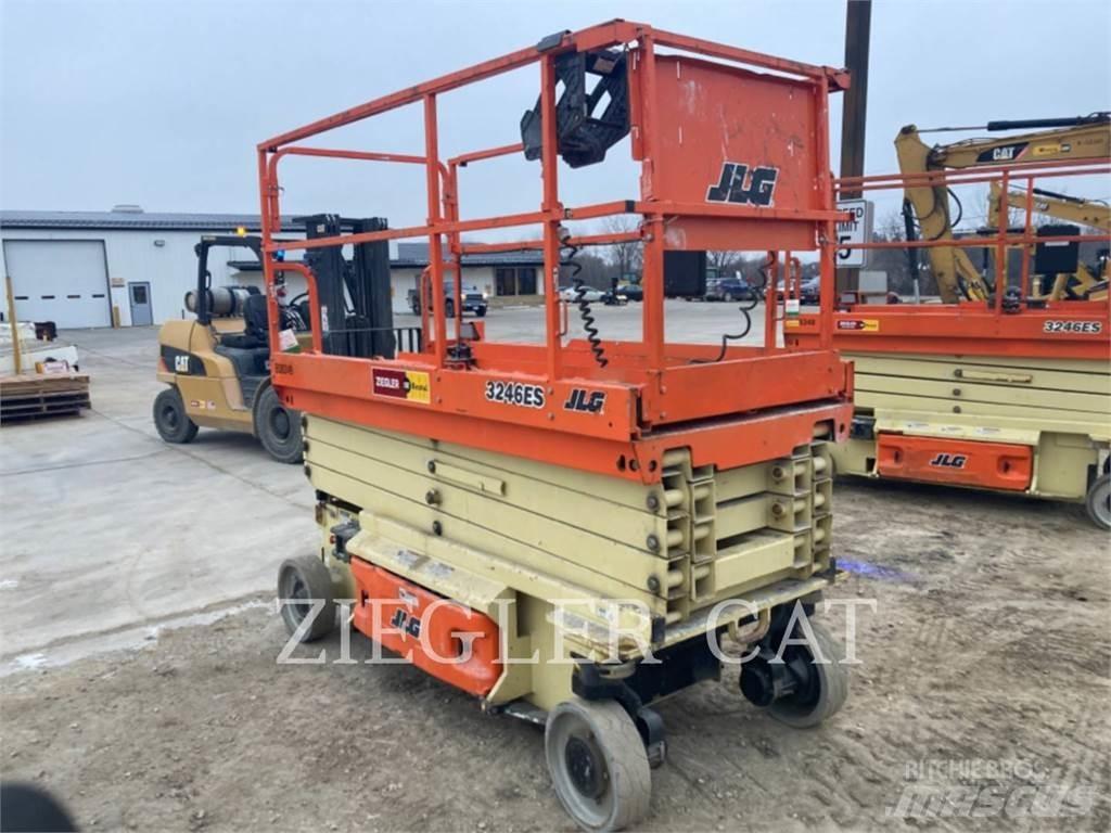 JLG 3246ES Sakselifter
