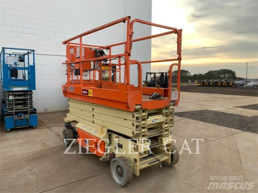 JLG 3246ES Sakselifter