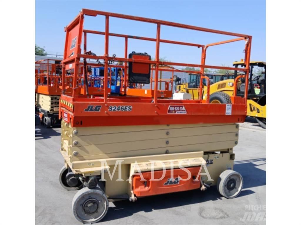 JLG 3246ES Sakselifter