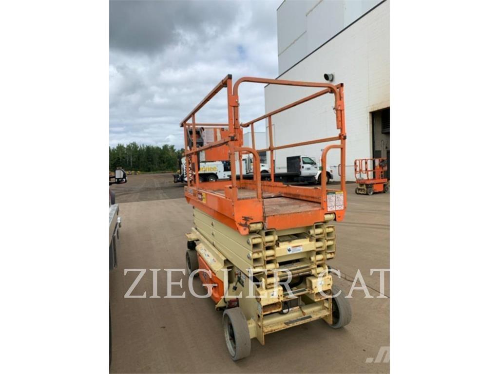 JLG 3246ES Sakselifter