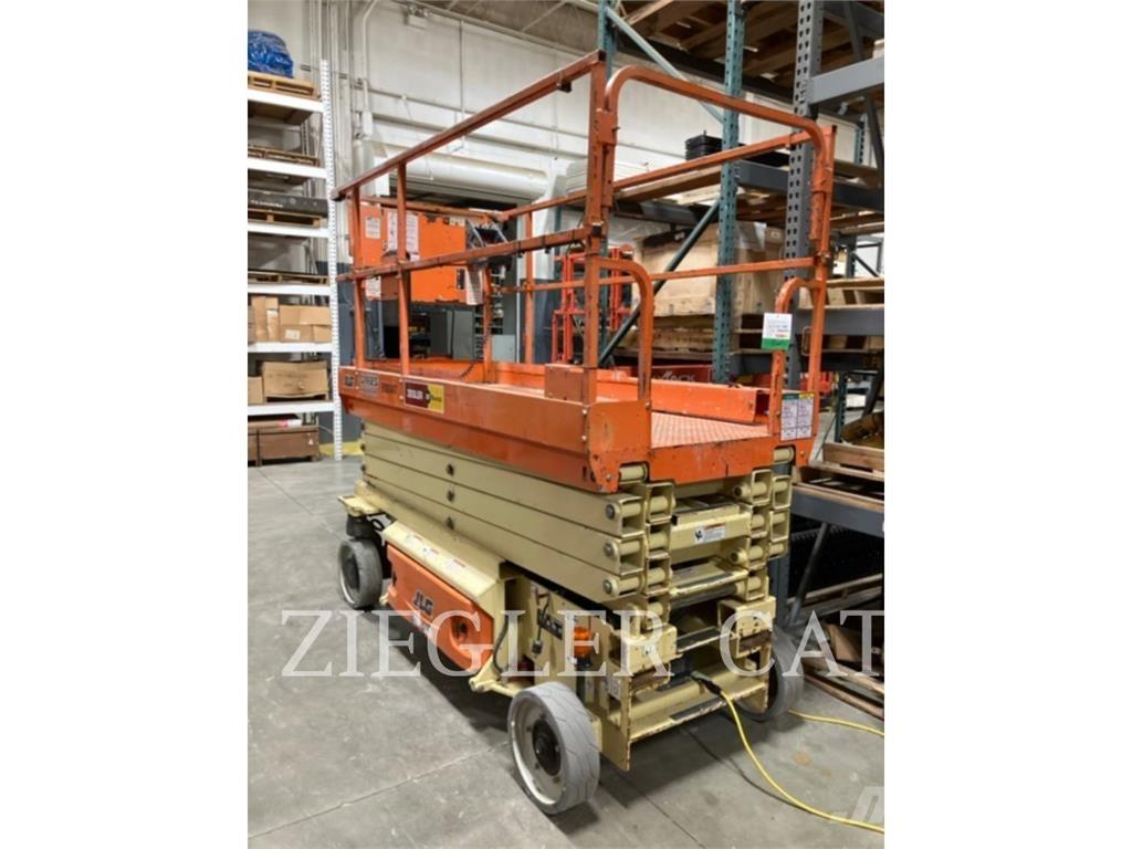 JLG 3246ES Sakselifter