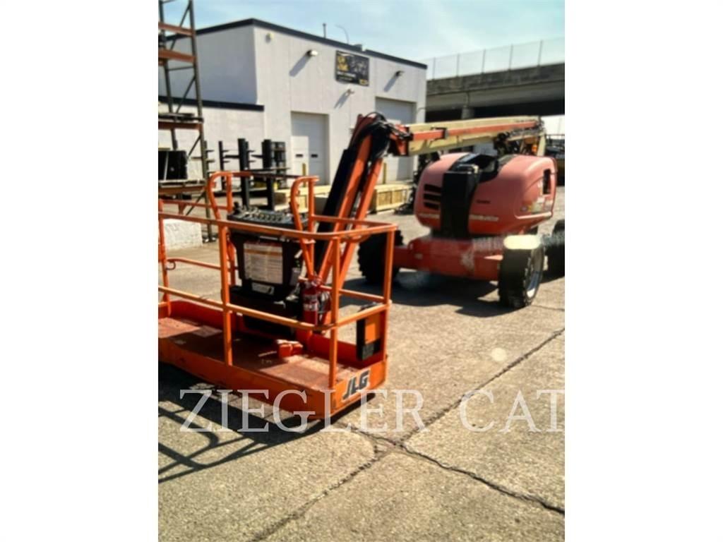 JLG 600AJ Leddede bomlifter