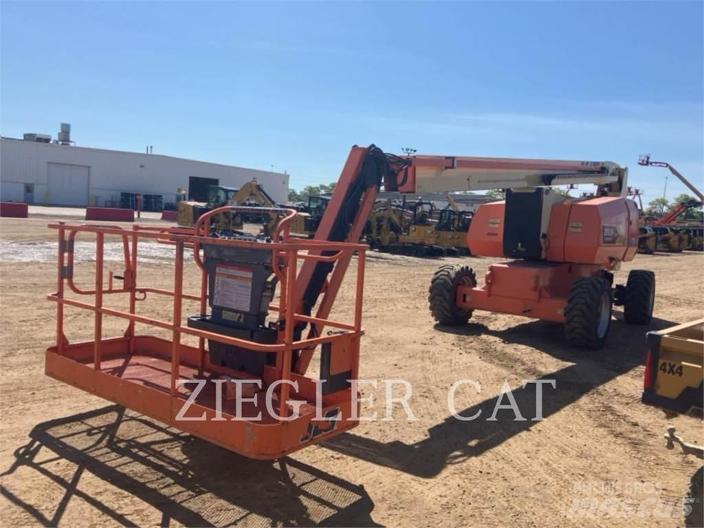 JLG 800AJ Leddede bomlifter