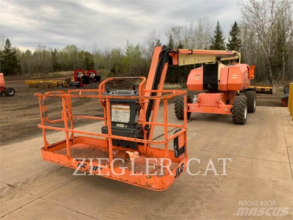 JLG 800AJ Leddede bomlifter