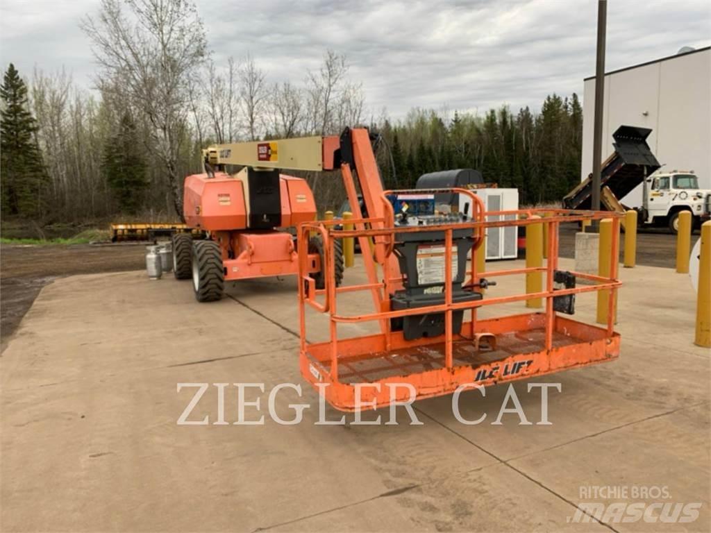 JLG 800AJ Leddede bomlifter