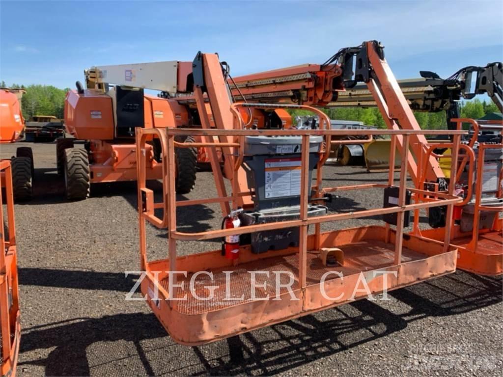 JLG 800AJ Leddede bomlifter