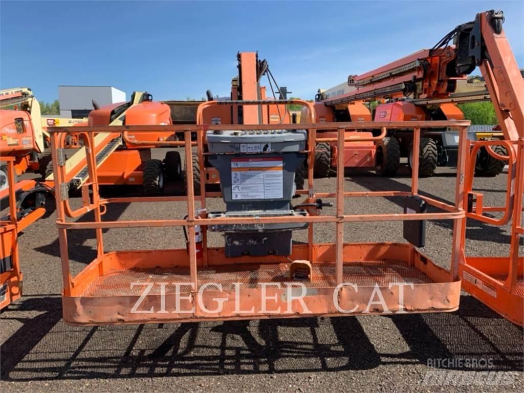 JLG 800AJ Leddede bomlifter