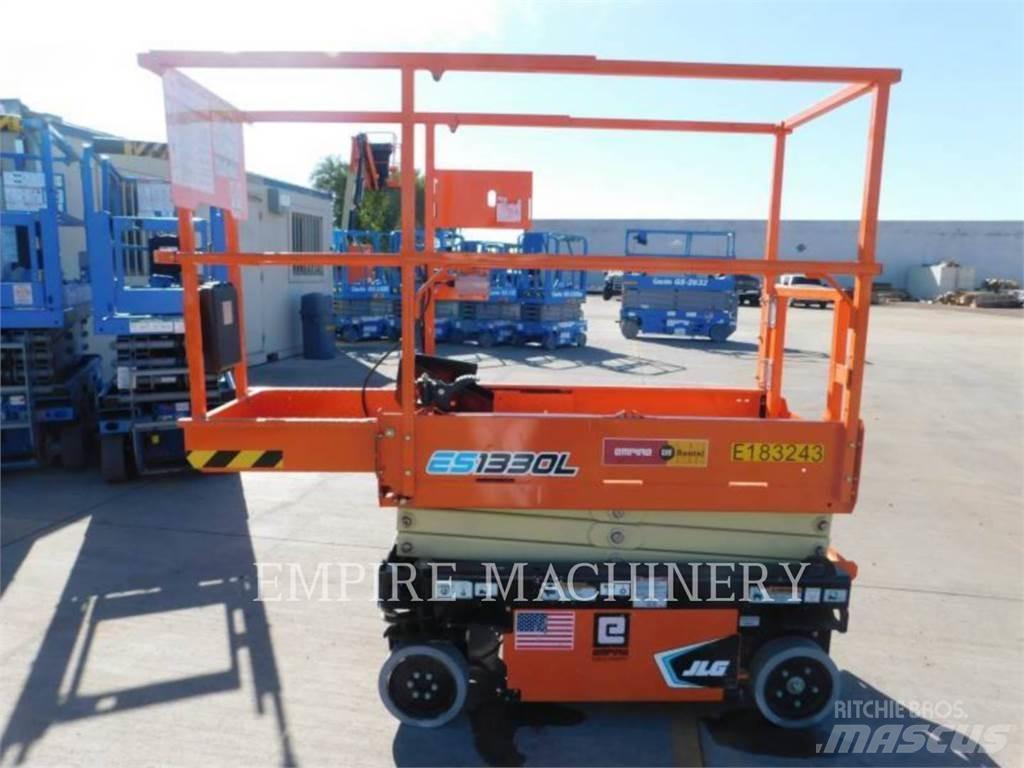 JLG ES1330L Leddede bomlifter