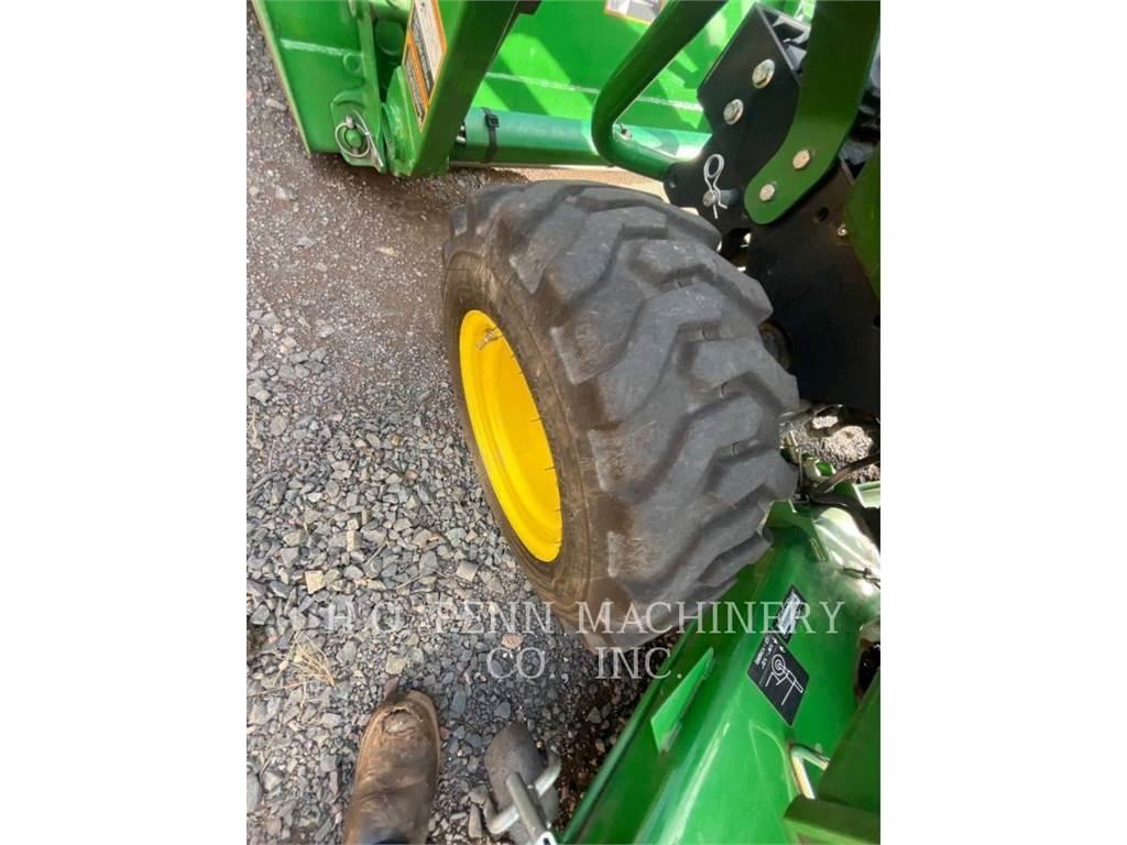 John Deere 2025R Traktorer