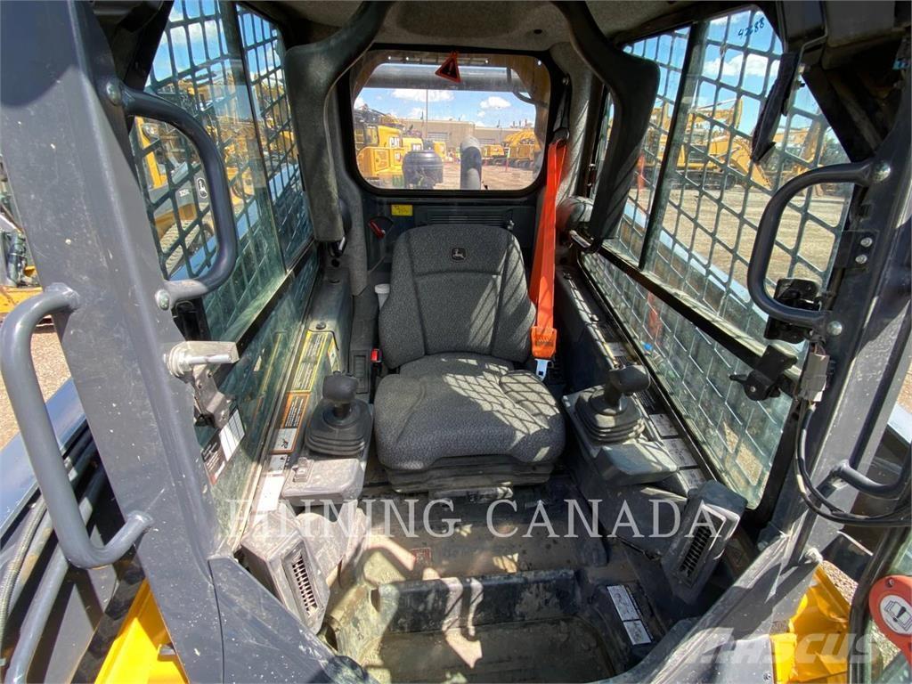 John Deere 333G Beltelastere