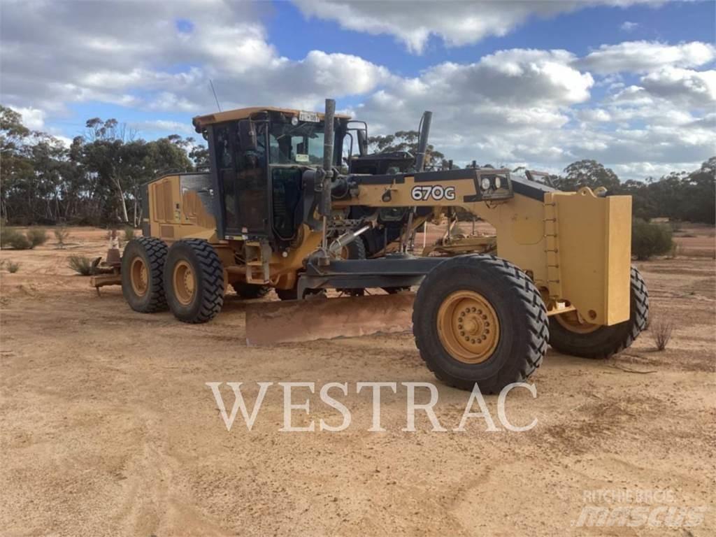 John Deere 670G Veihøvler