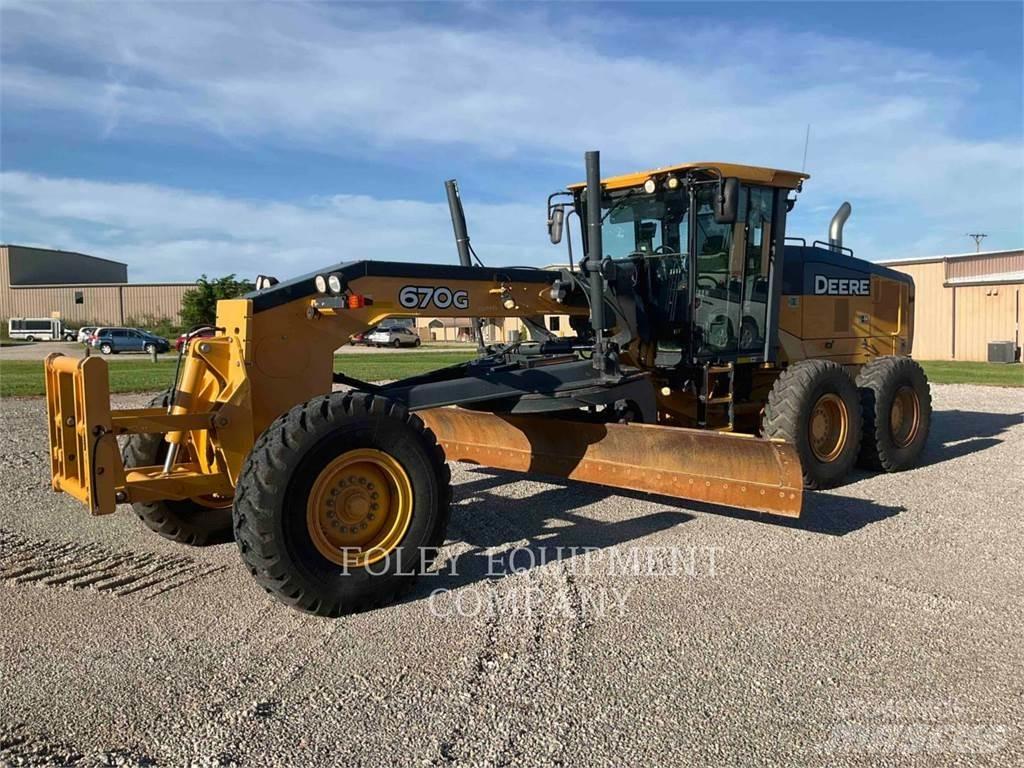 John Deere 670G Veihøvler