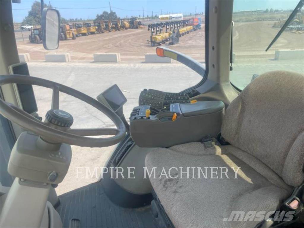 John Deere 8320R Traktorer