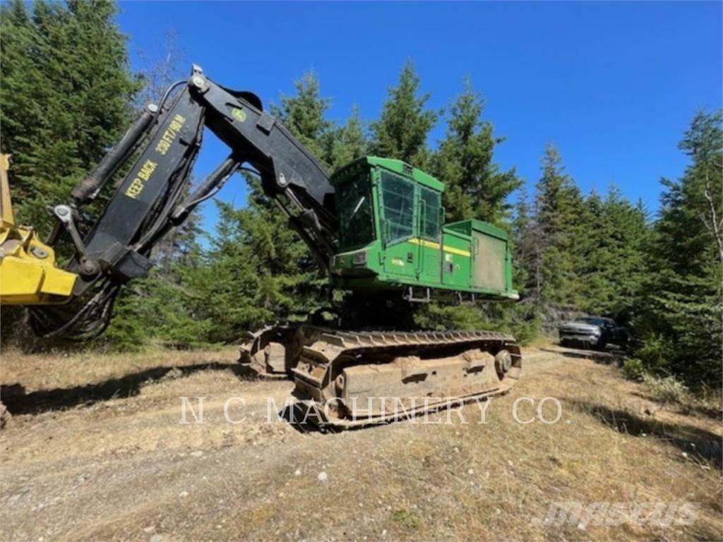 John Deere 959K Traktor med skogsutstyr