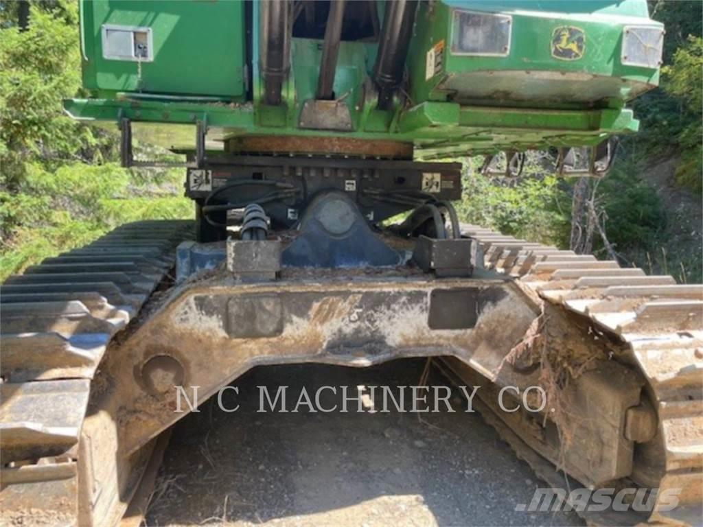 John Deere 959K Traktor med skogsutstyr