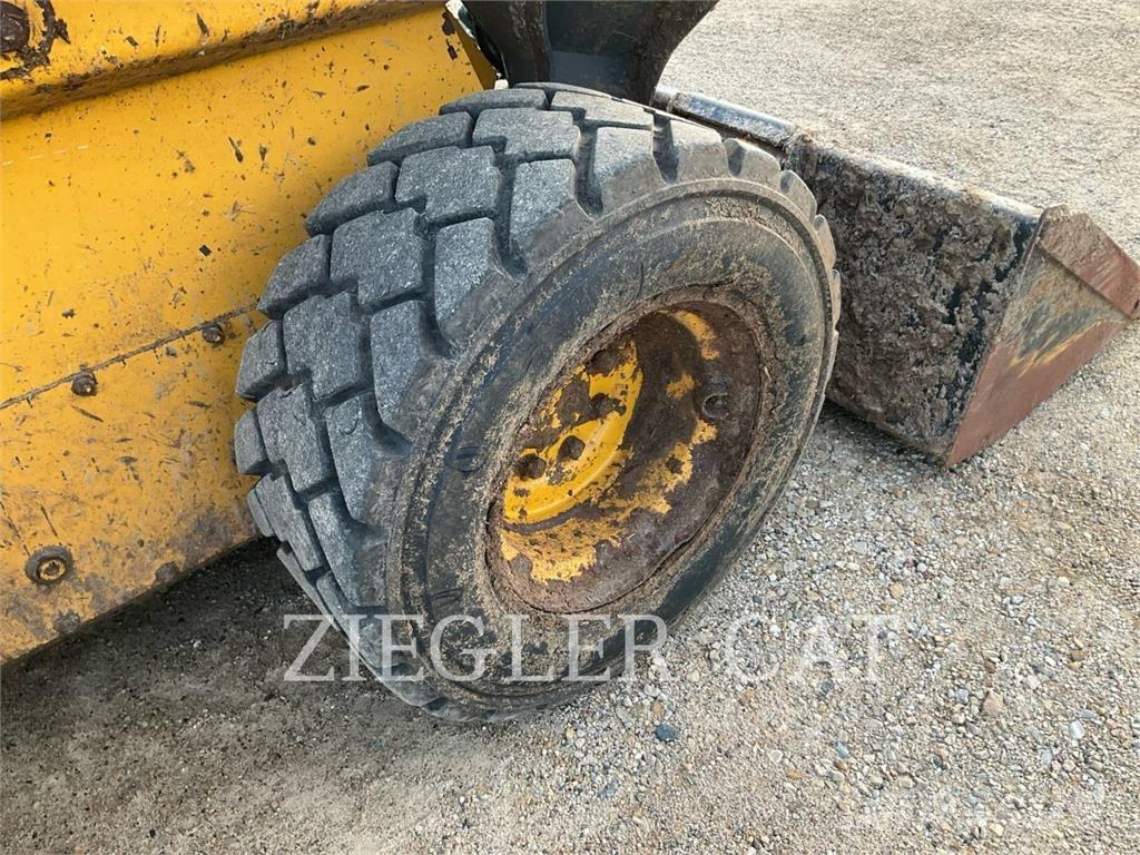 John Deere & CO. 330G Beltelastere