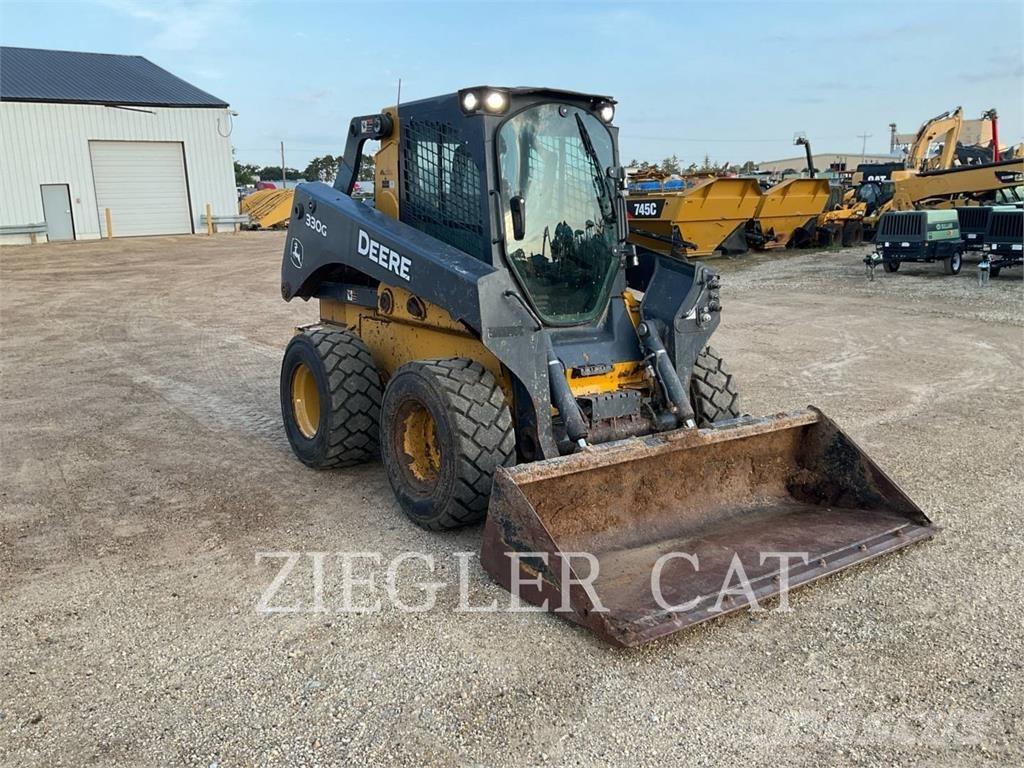 John Deere & CO. 330G Beltelastere