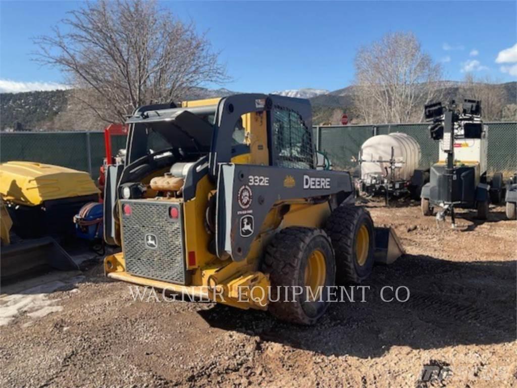 John Deere & CO. 332E Kompaktlastere