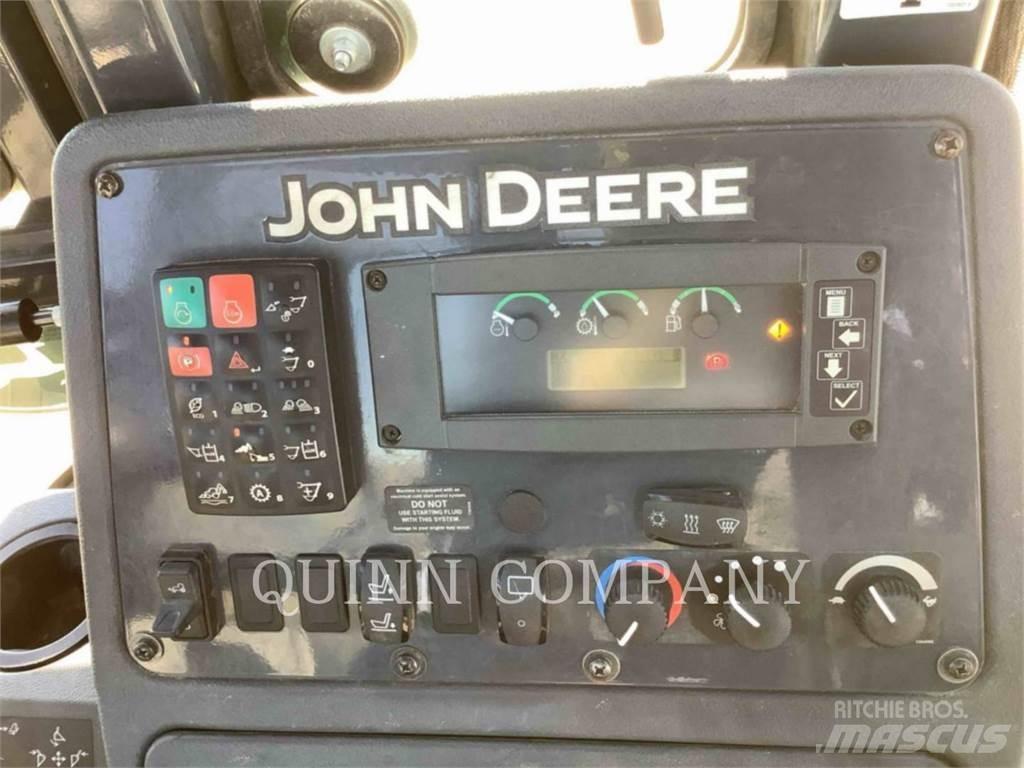 John Deere & CO. 410L Traktorgravere