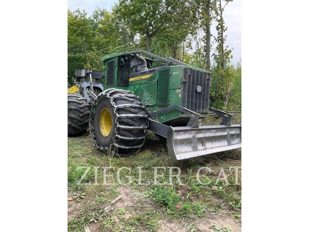 John Deere & CO. 748L Traktor med skogsutstyr