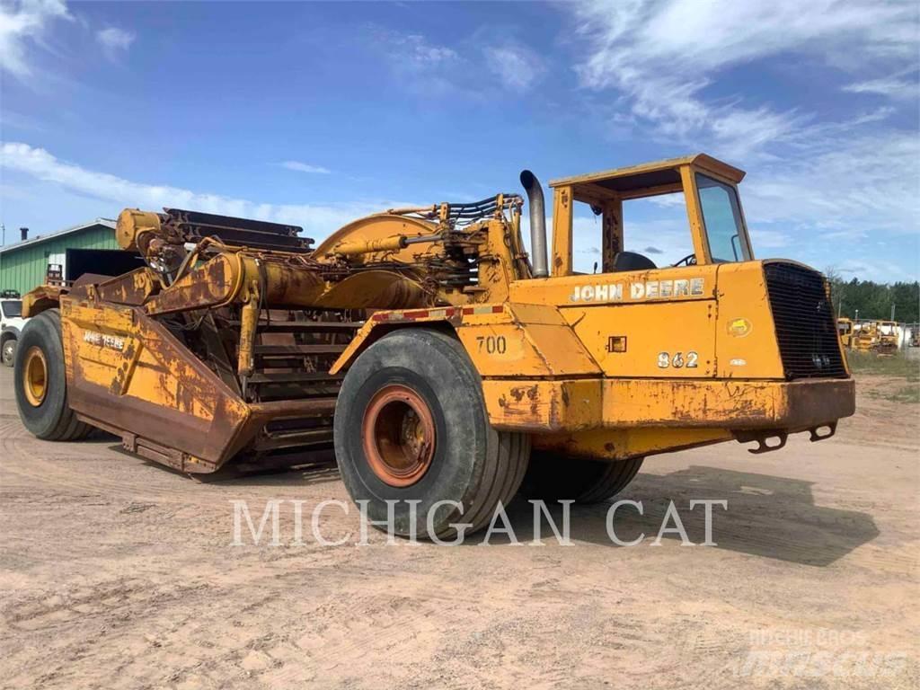 John Deere & CO. 862 Veiskrape