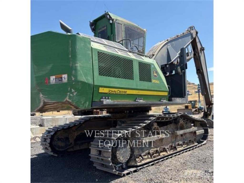 John Deere & CO. JD 3156G Traktor med skogsutstyr