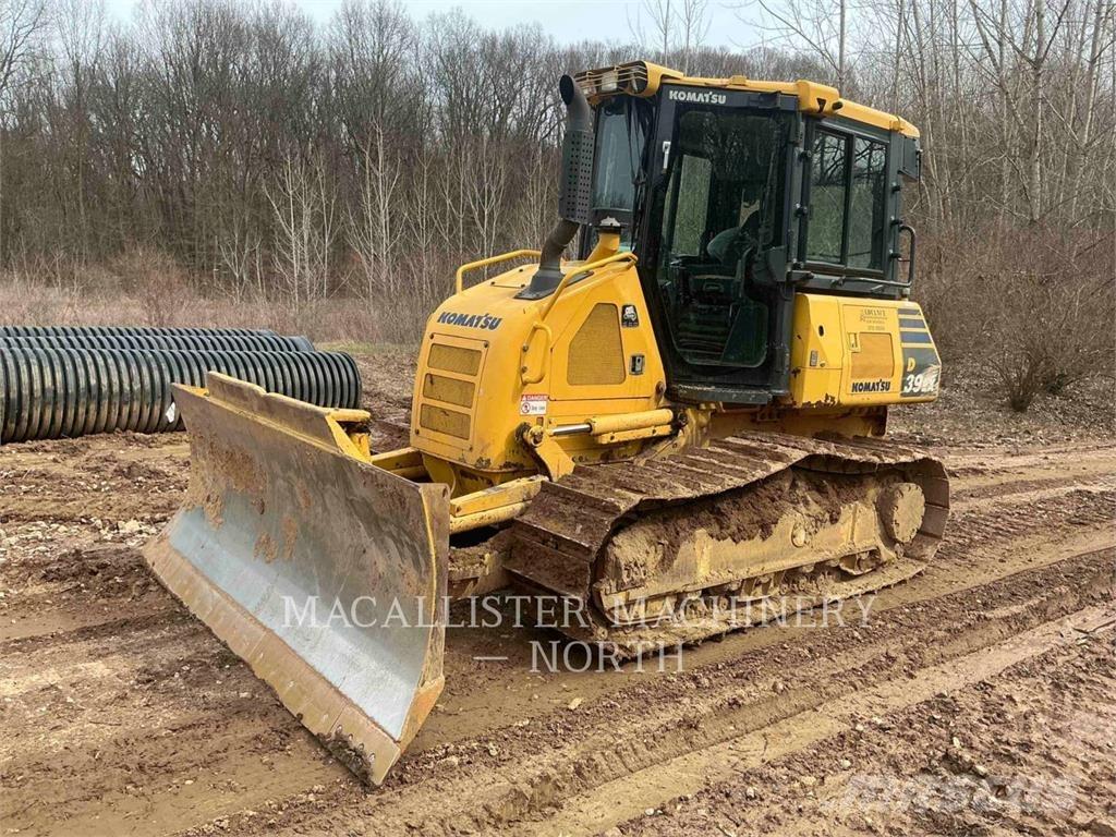 Komatsu D39EX-24 Dozere Beltegående