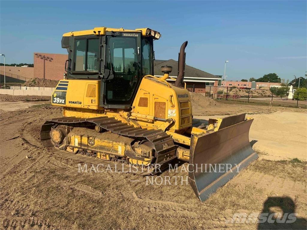 Komatsu D39PX-23 Dozere Beltegående