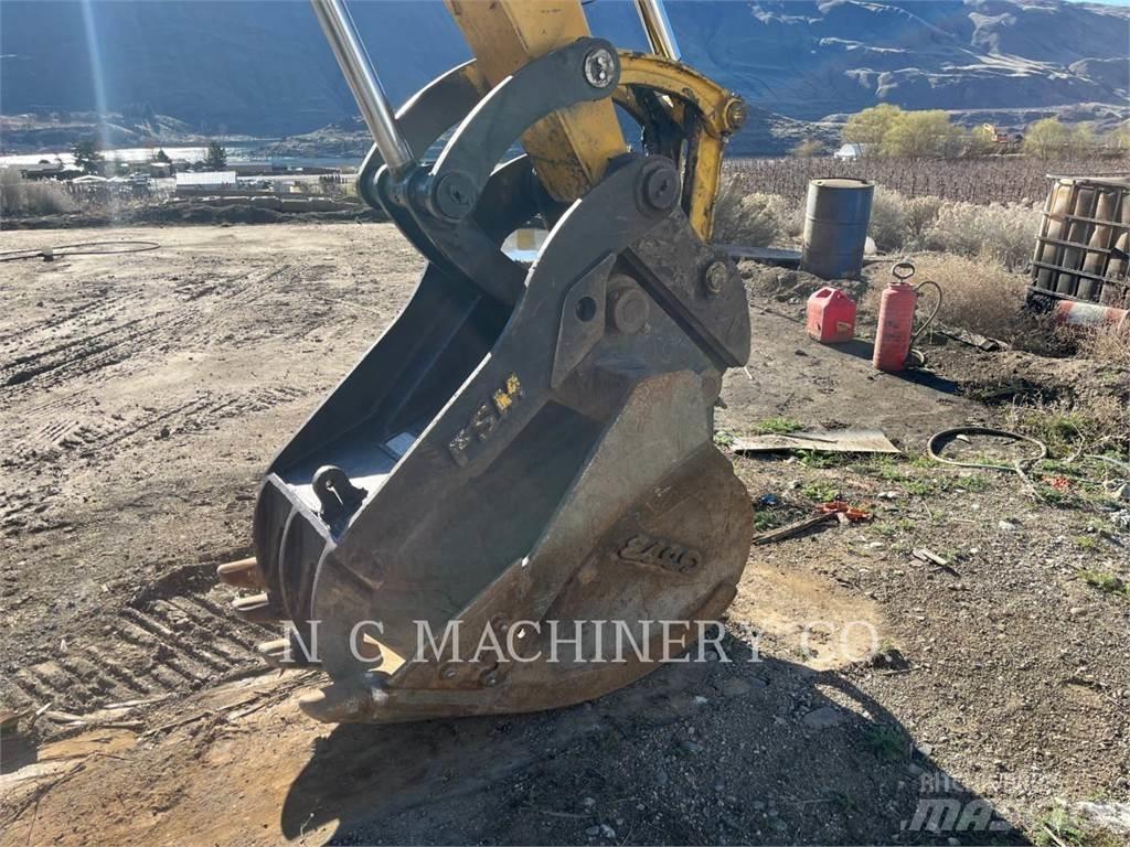 Komatsu PC138USLC Beltegraver