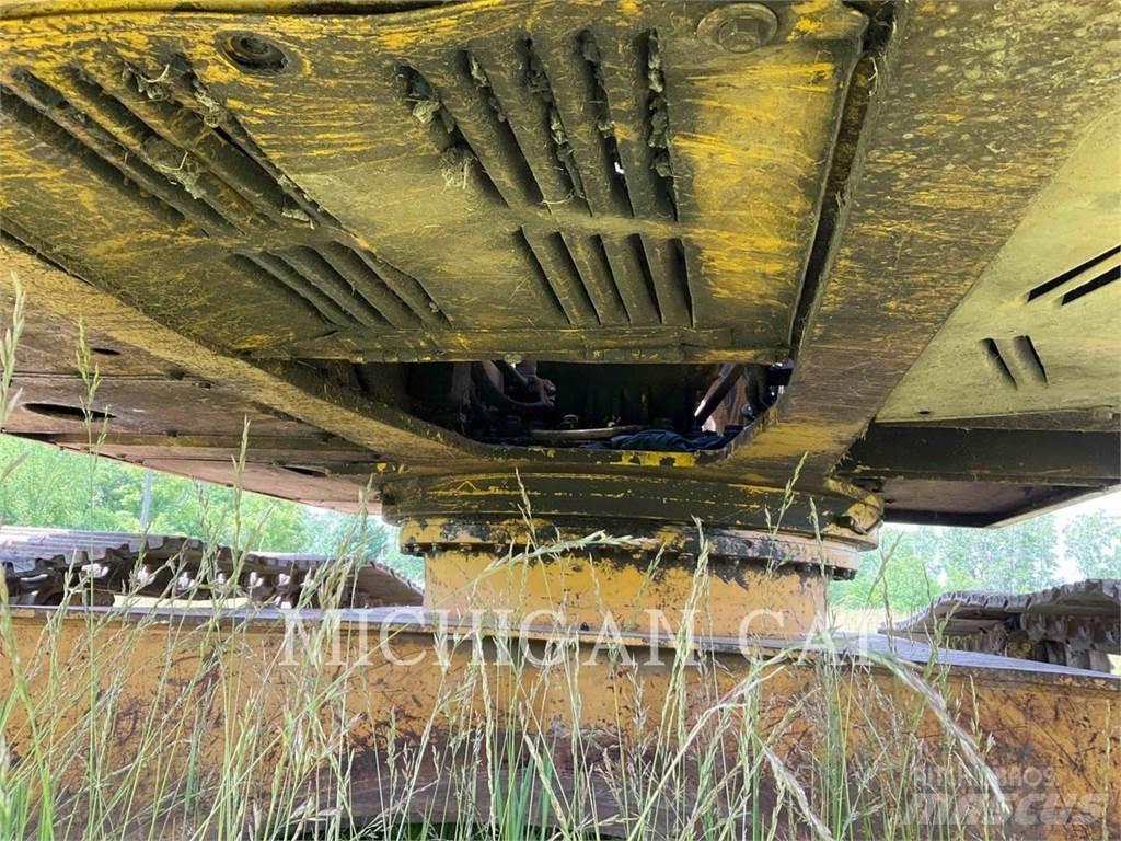 Komatsu PC220 Beltegraver