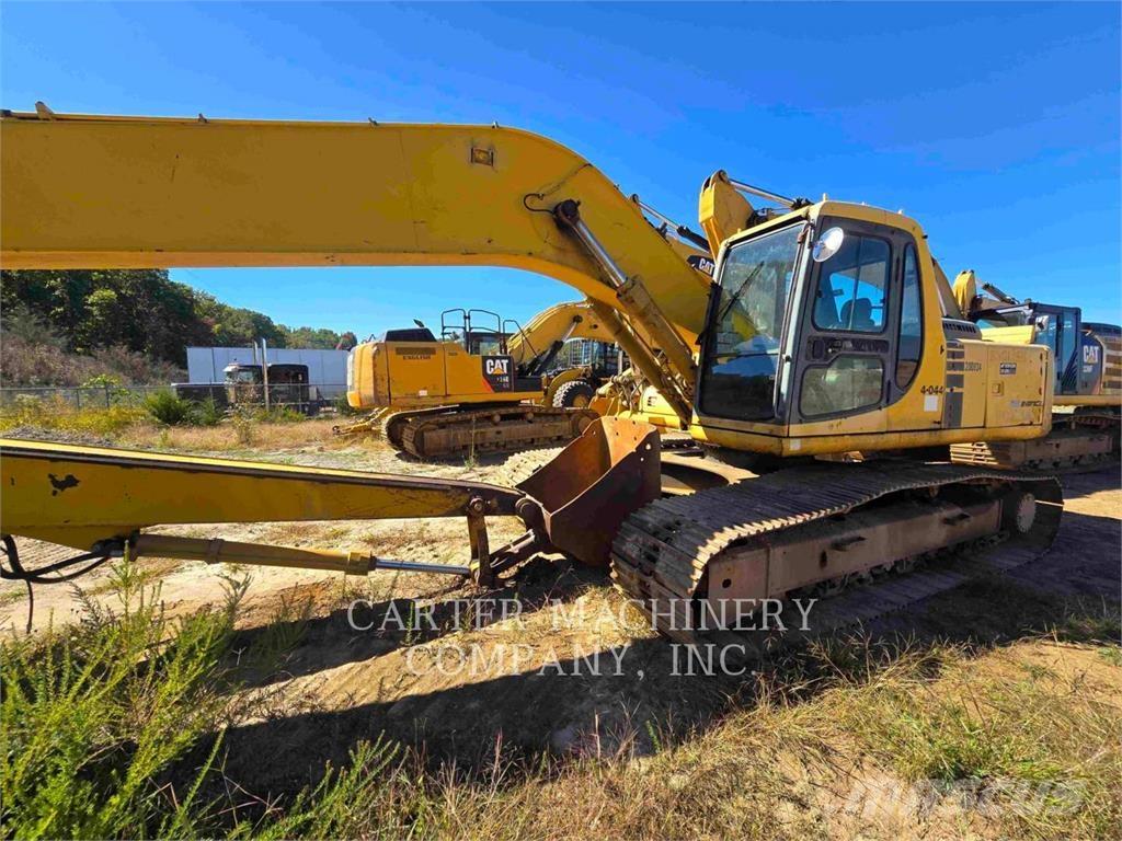 Komatsu PC220LC Beltegraver