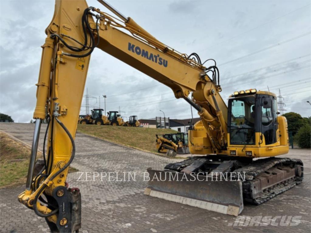 Komatsu PC228 Beltegraver