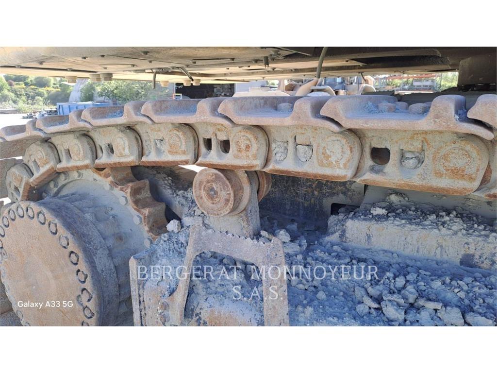 Komatsu PC700LC Beltegraver
