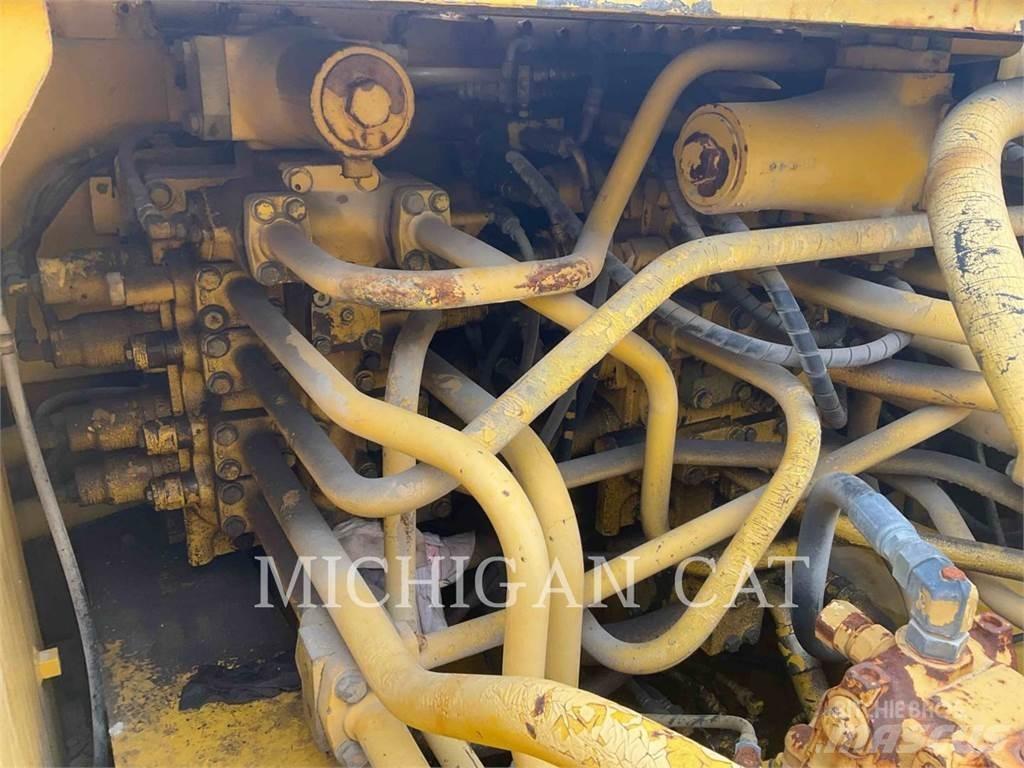 Komatsu PC750LC-6K Beltegraver