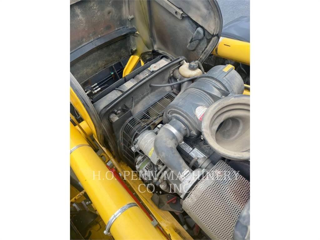 Komatsu WB150 Traktorgravere