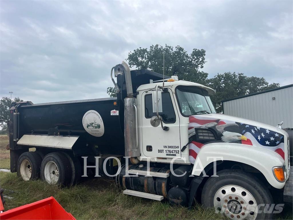 Mack GRANITE CV713 Andre lastebiler