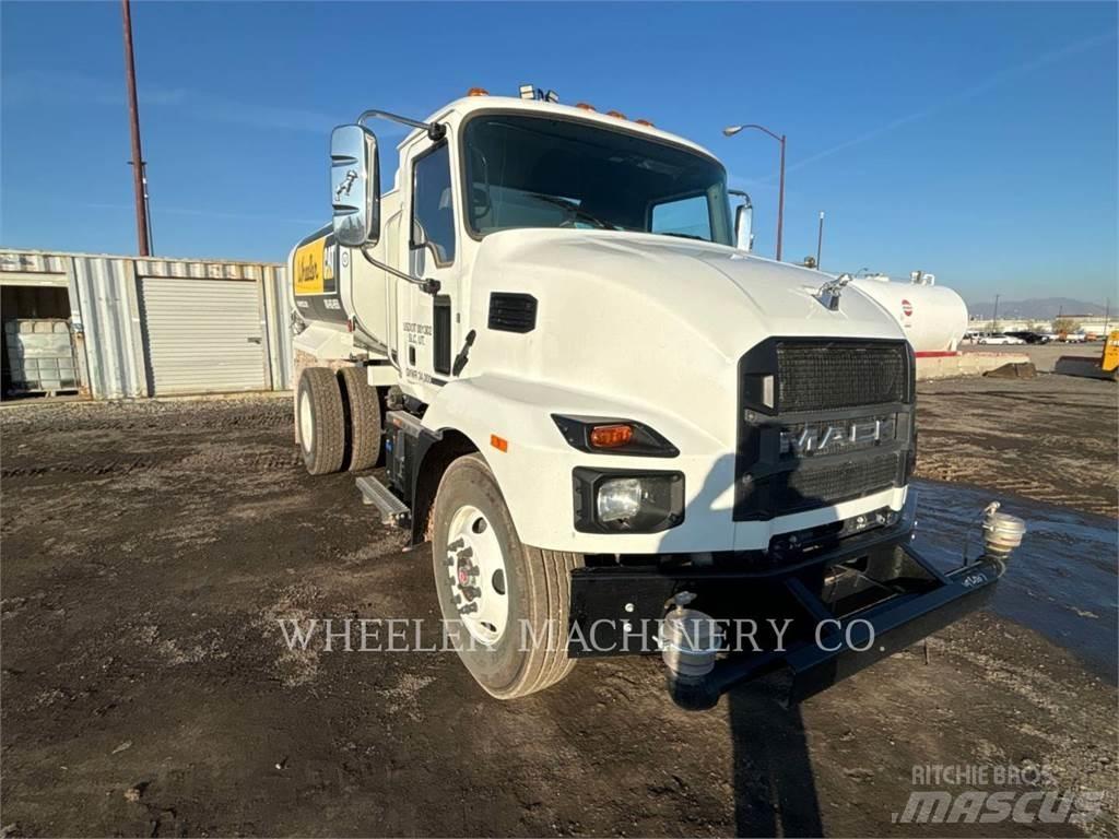 Mack WT2000 A Tankbiler